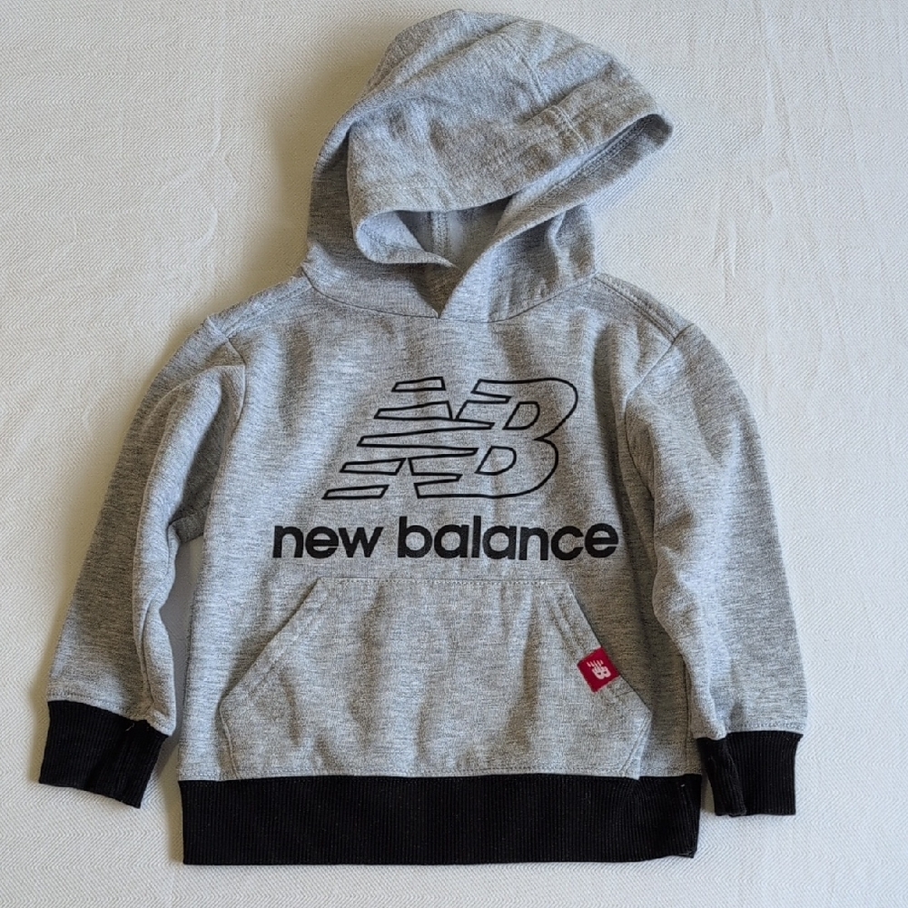 new balance logo comfy hoodie sweatshirt gray & black 3T toddler unisex